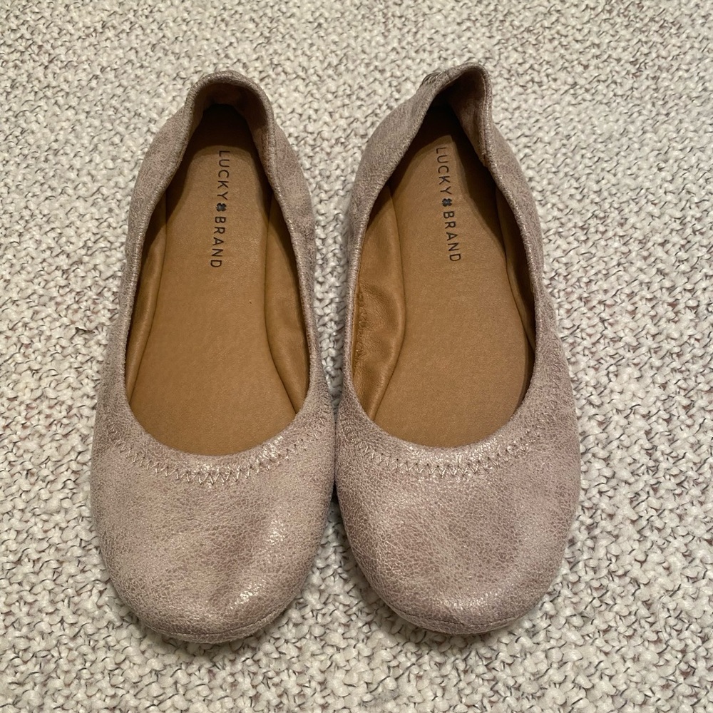 Size 2 gold beige lucky brand flats